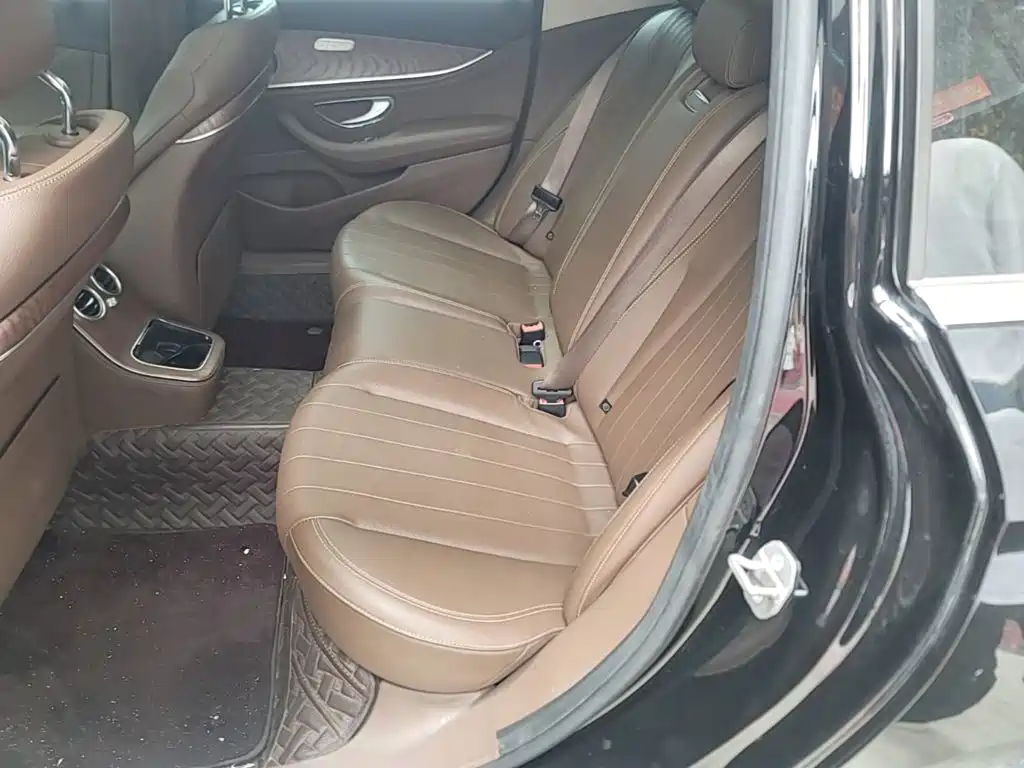 Mercedes-Benz E-Class — миниатюра 17