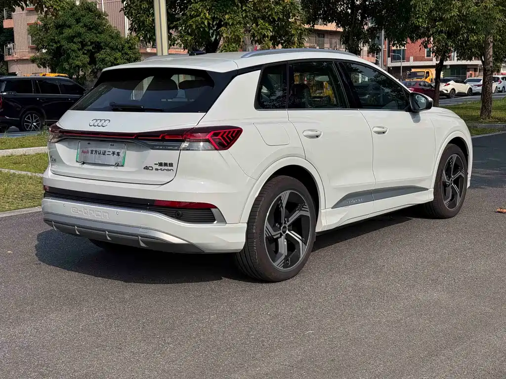 Audi Q4 e-tron — миниатюра 3