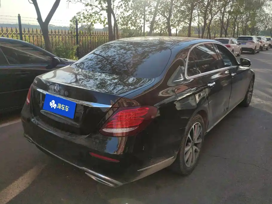 Mercedes-Benz E-Class — миниатюра 3