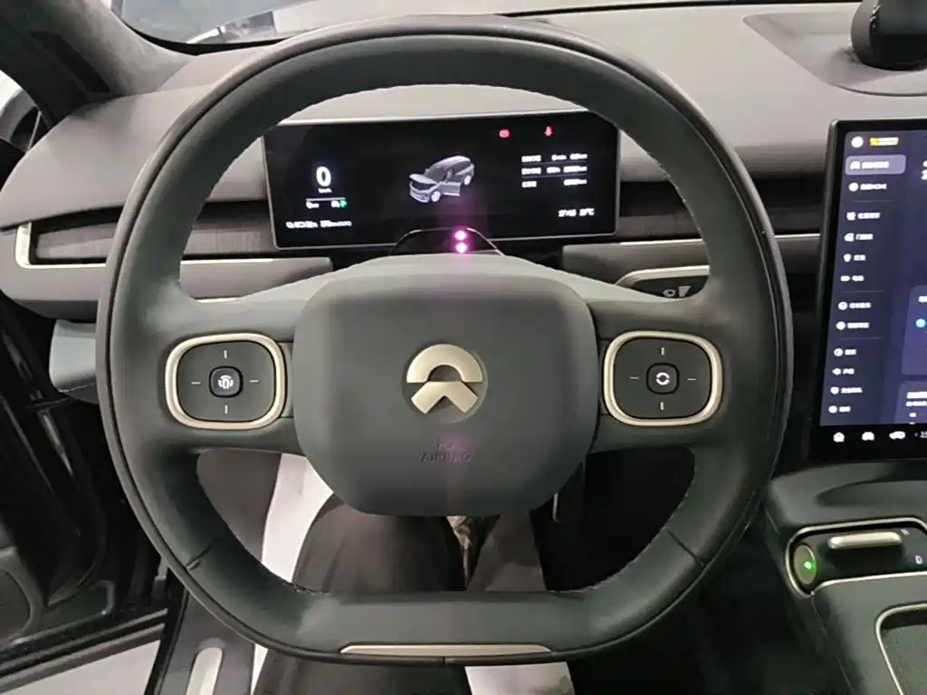 NIO ES8 — миниатюра 11