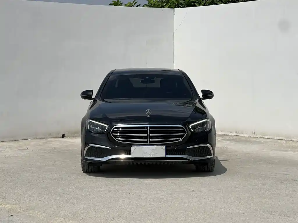 Mercedes-Benz E-Class — миниатюра 2