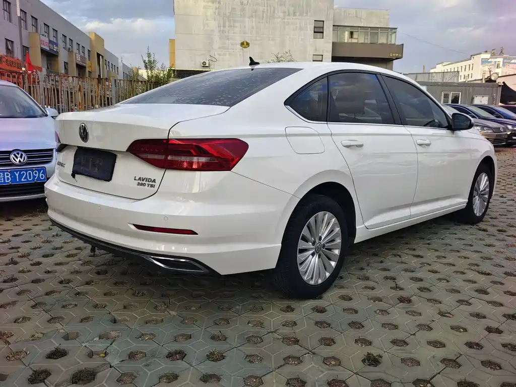Volkswagen Lavida — миниатюра 9