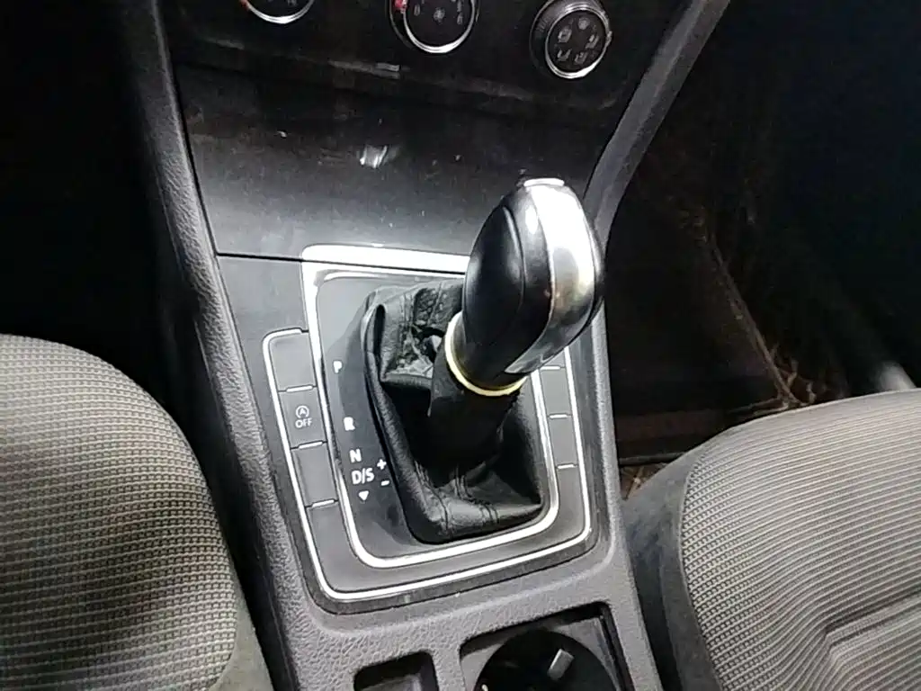 Volkswagen Golf — миниатюра 14
