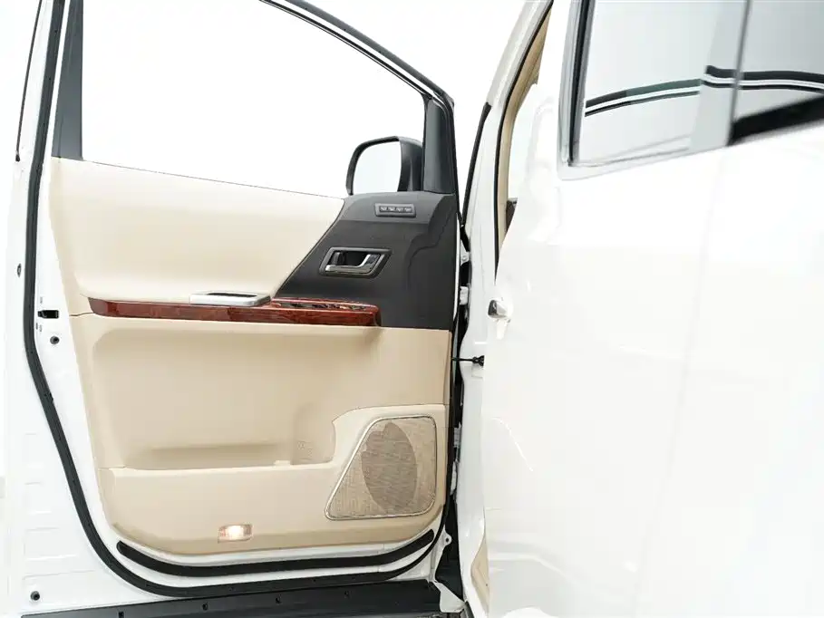 Toyota Alphard 2011 3.5L Luxury