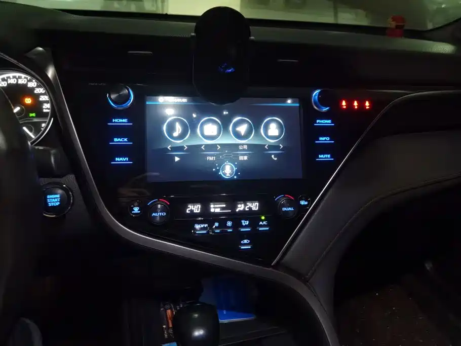 Toyota Camry — миниатюра 13