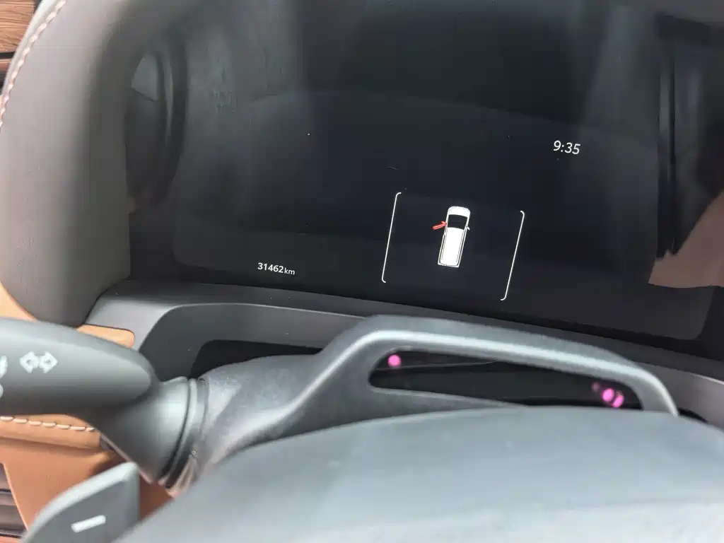 Toyota Alphard — миниатюра 8