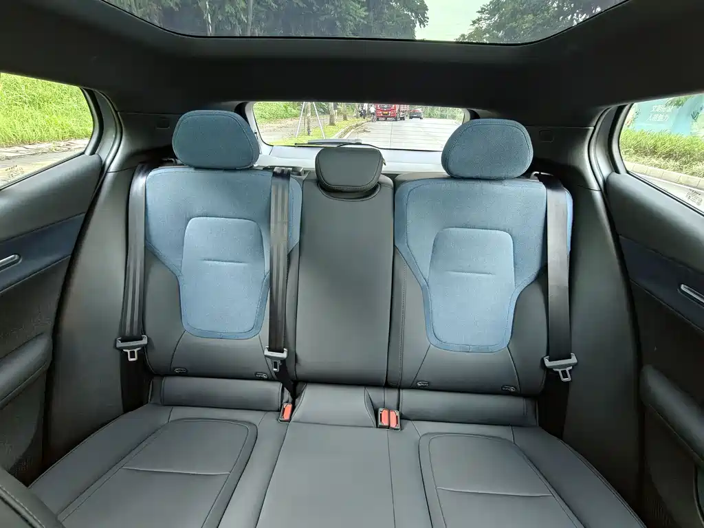 Volvo EX30 — миниатюра 13