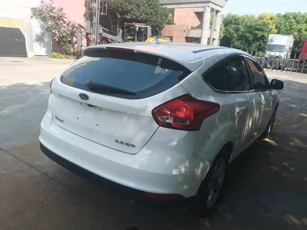 Ford Focus — миниатюра 7