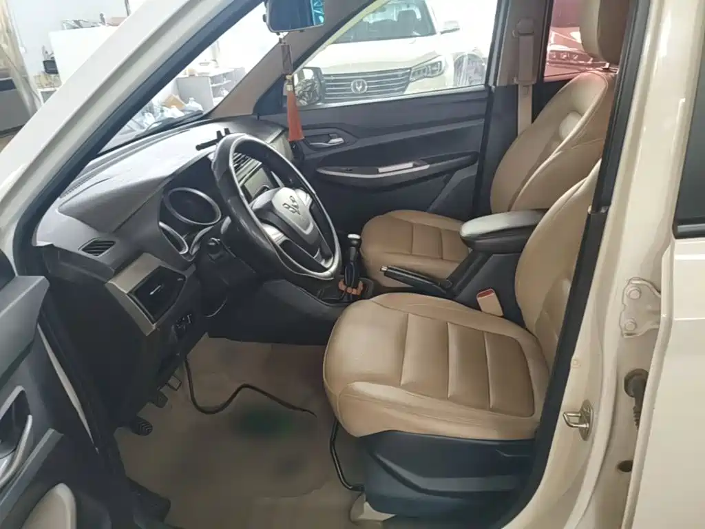 Wuling Hongguang — миниатюра 15
