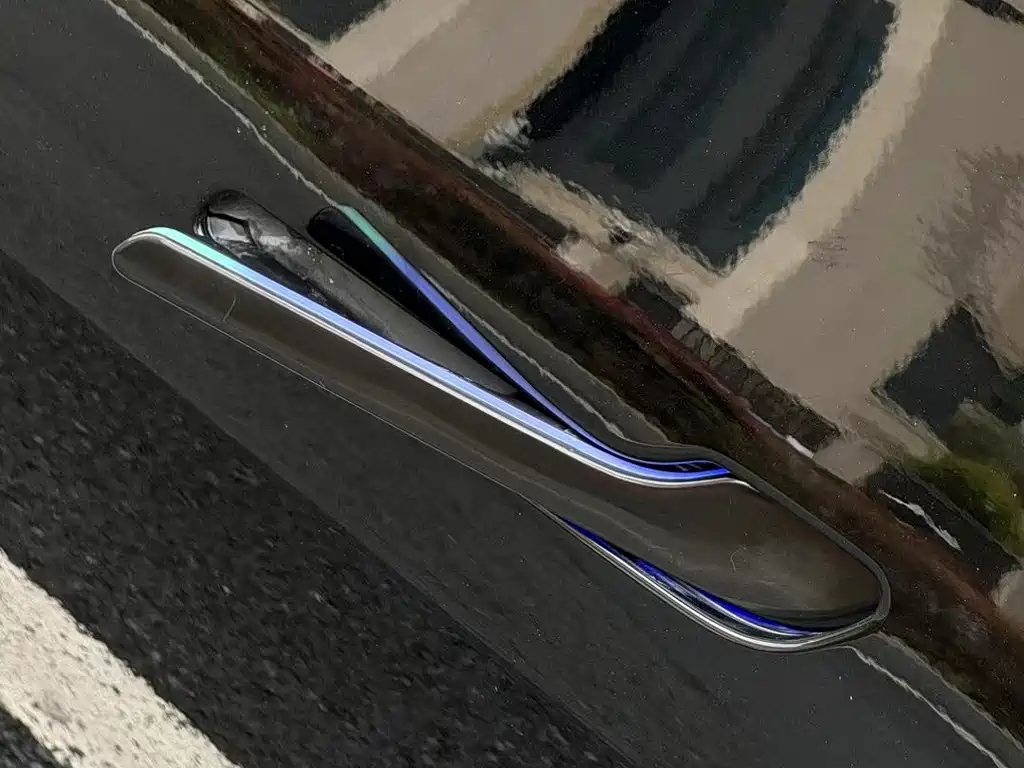 Tesla Model Y — миниатюра 6