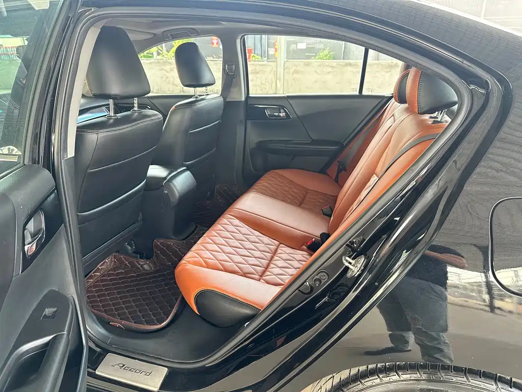 Honda Accord — миниатюра 11