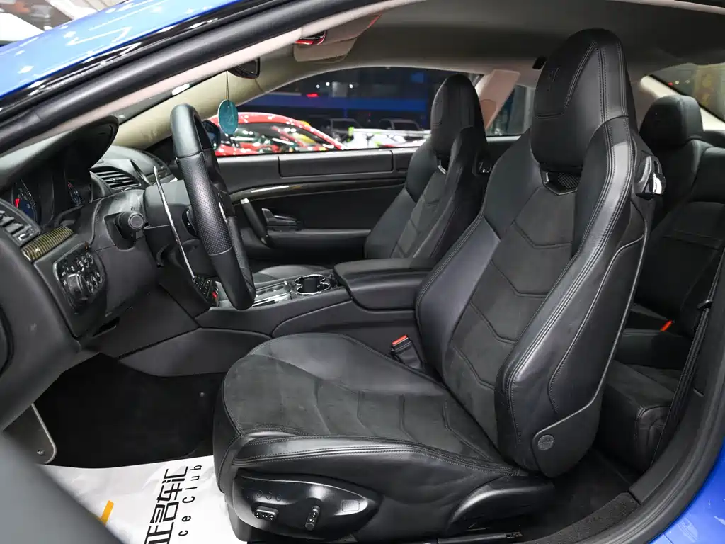 Maserati GranTurismo 2013 4.7L Sport F1