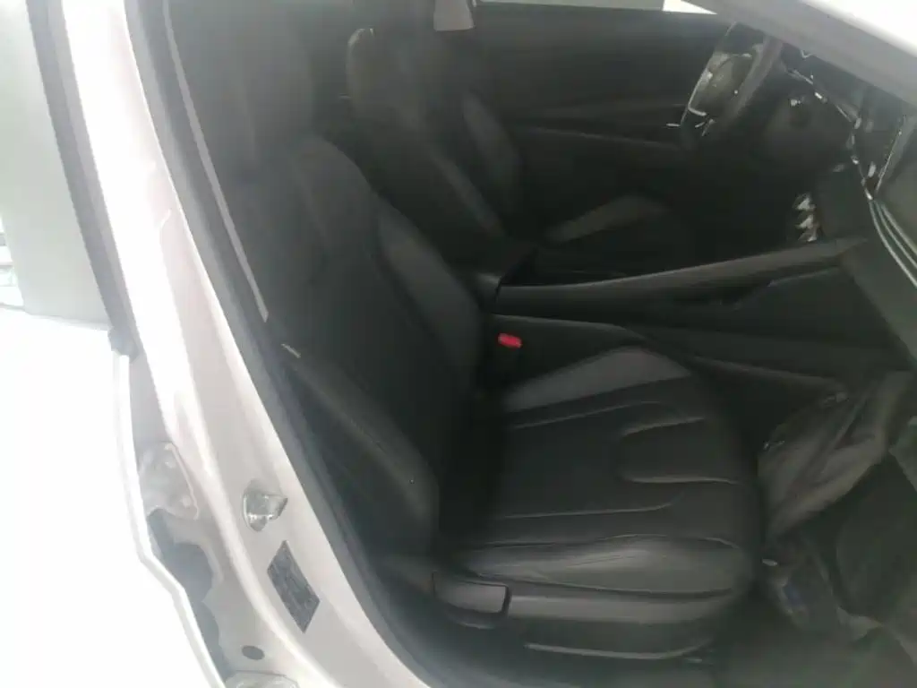 Hyundai Elantra — миниатюра 25