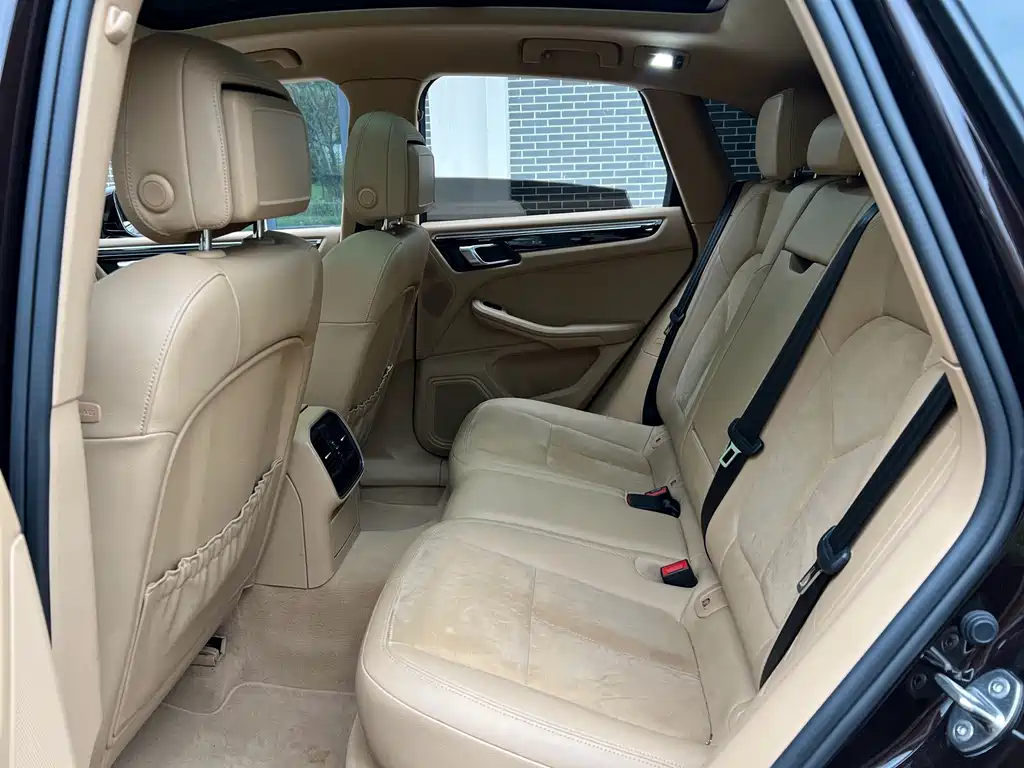 Porsche Macan — миниатюра 14