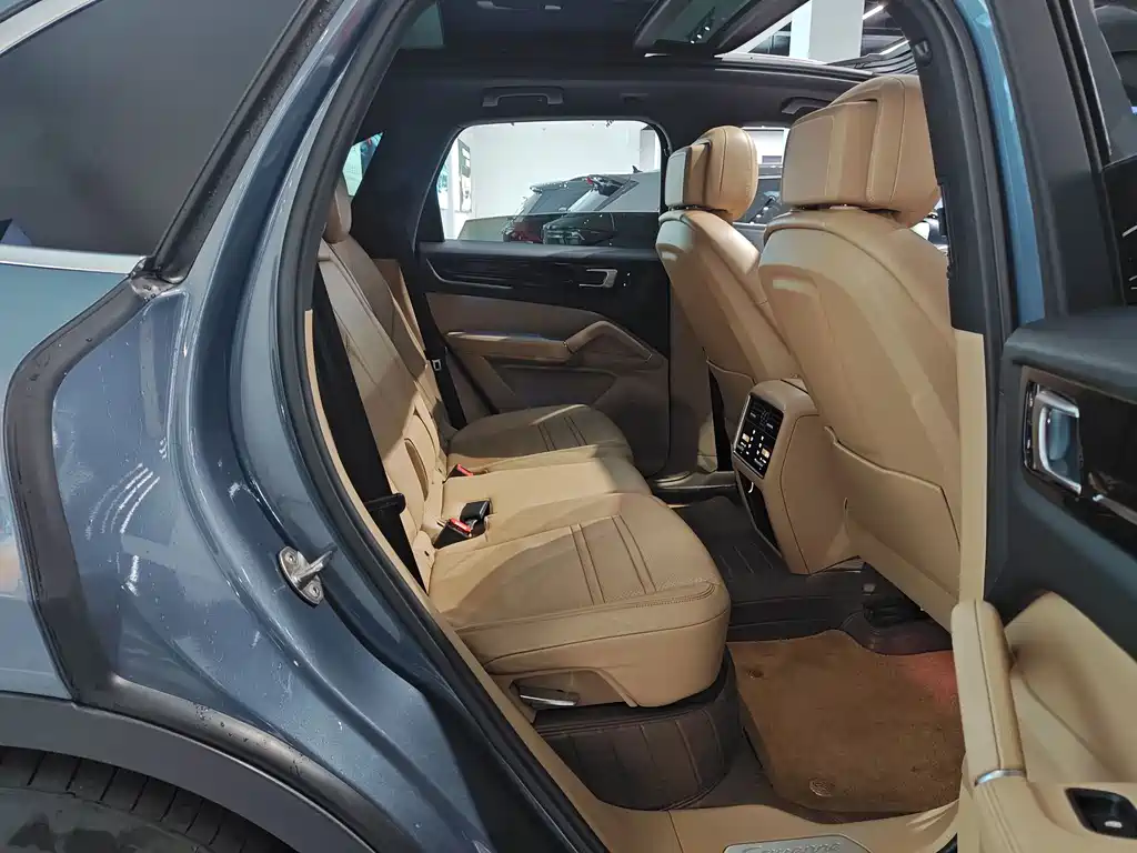 Porsche Cayenne Hybrid — миниатюра 8