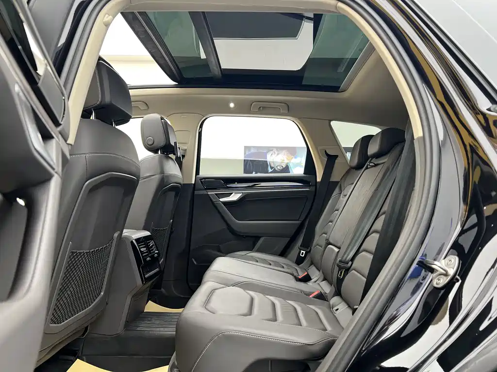 Volkswagen Touareg 2022 3.0TSI Sport