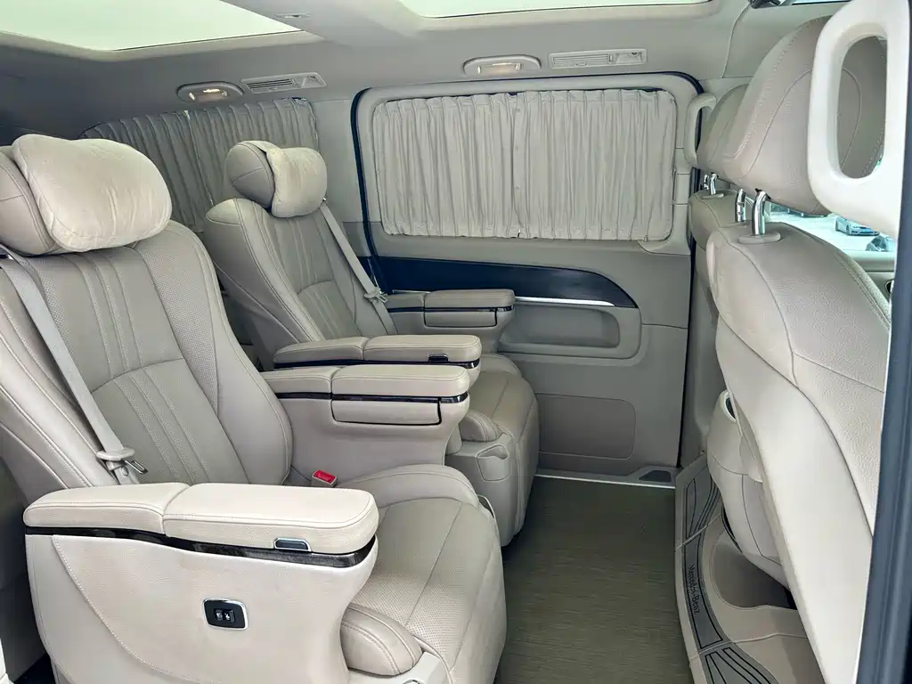 Mercedes-Benz V-Class — миниатюра 13