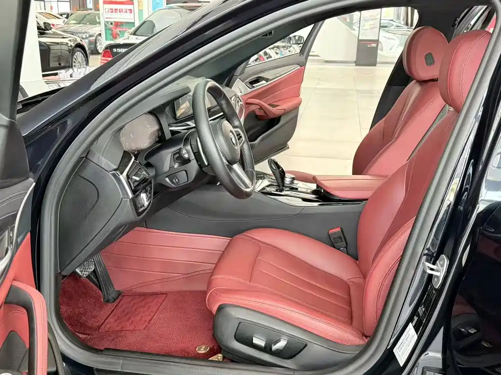 BMW 5 Series — миниатюра 7
