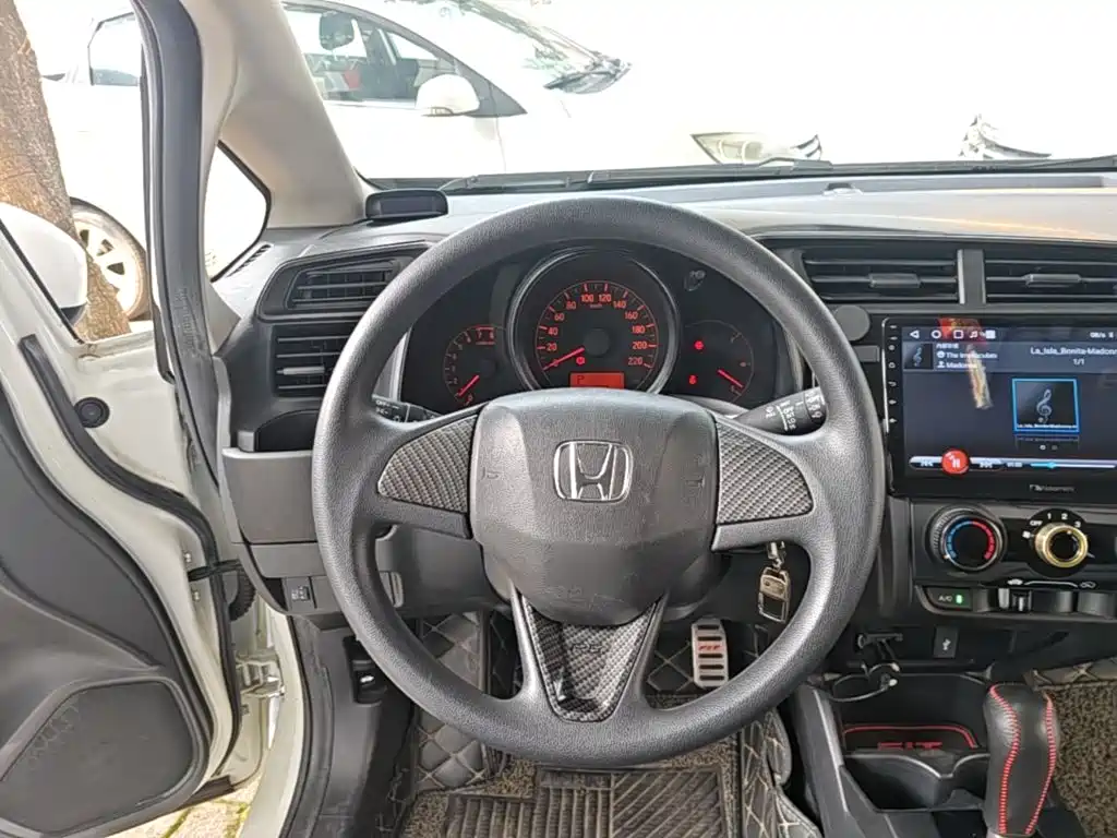 Honda Fit — миниатюра 11