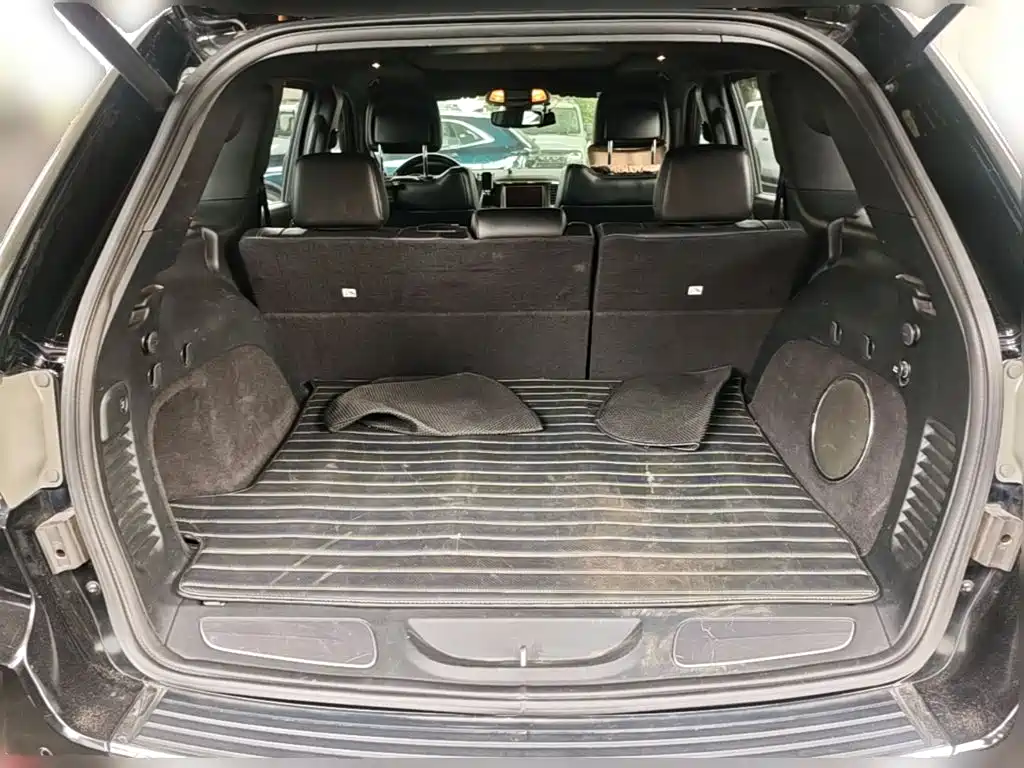 Jeep Grand Cherokee (Import) — миниатюра 24