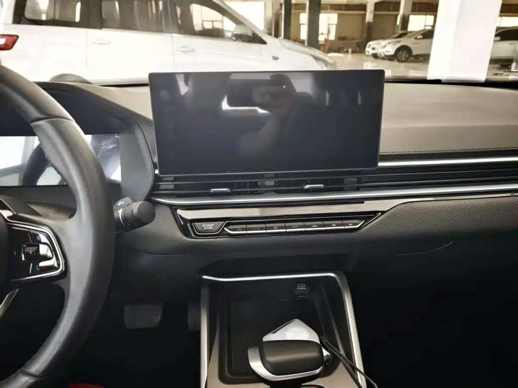 Geely Emgrand — миниатюра 13
