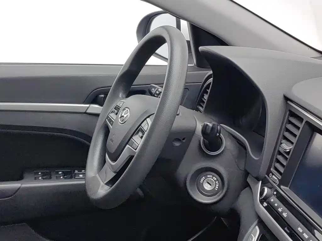 Hyundai Elantra — миниатюра 22