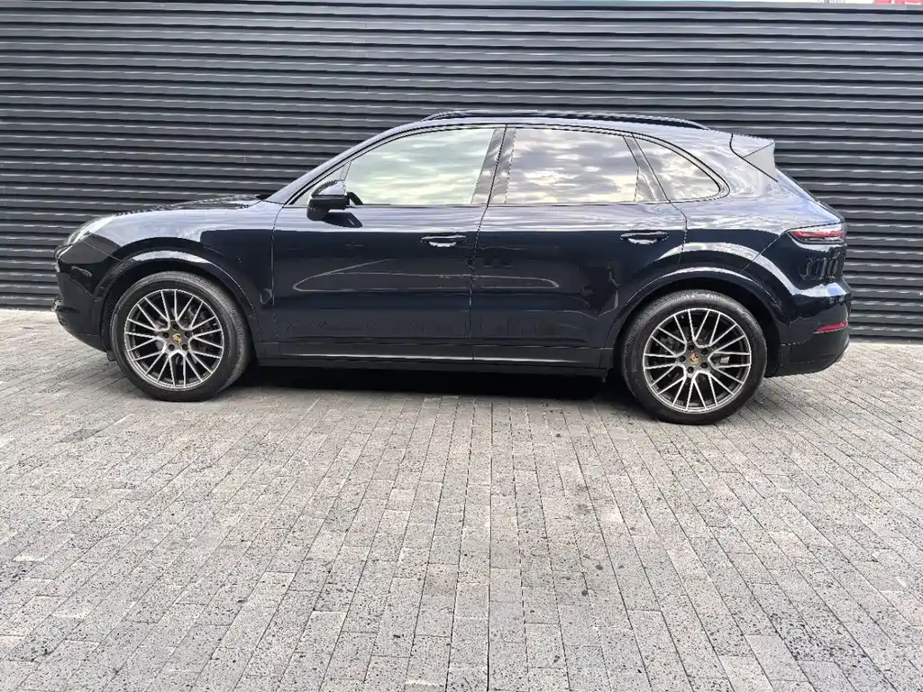 Porsche Cayenne — миниатюра 4