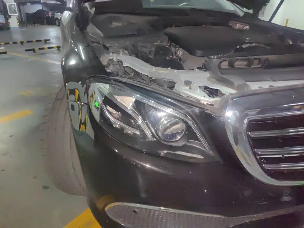 Mercedes-Benz E-Class — миниатюра 7