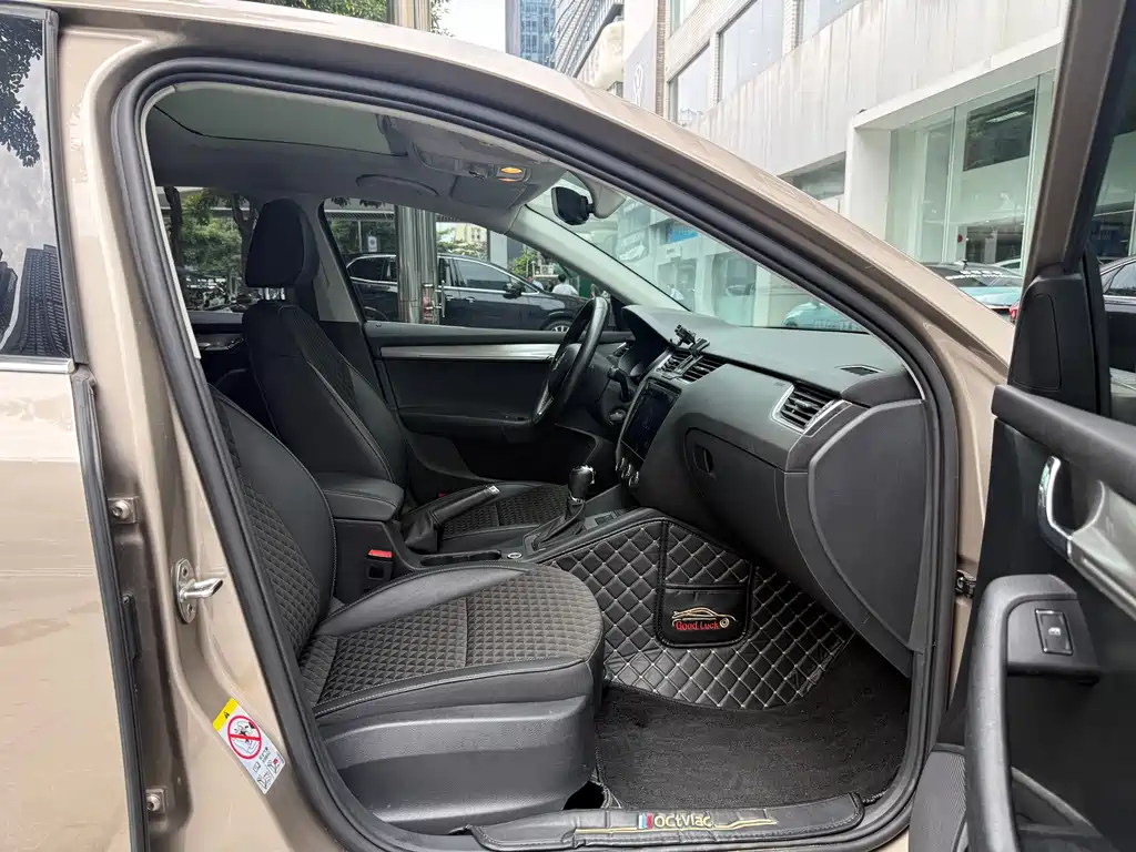 Skoda Octavia — миниатюра 12