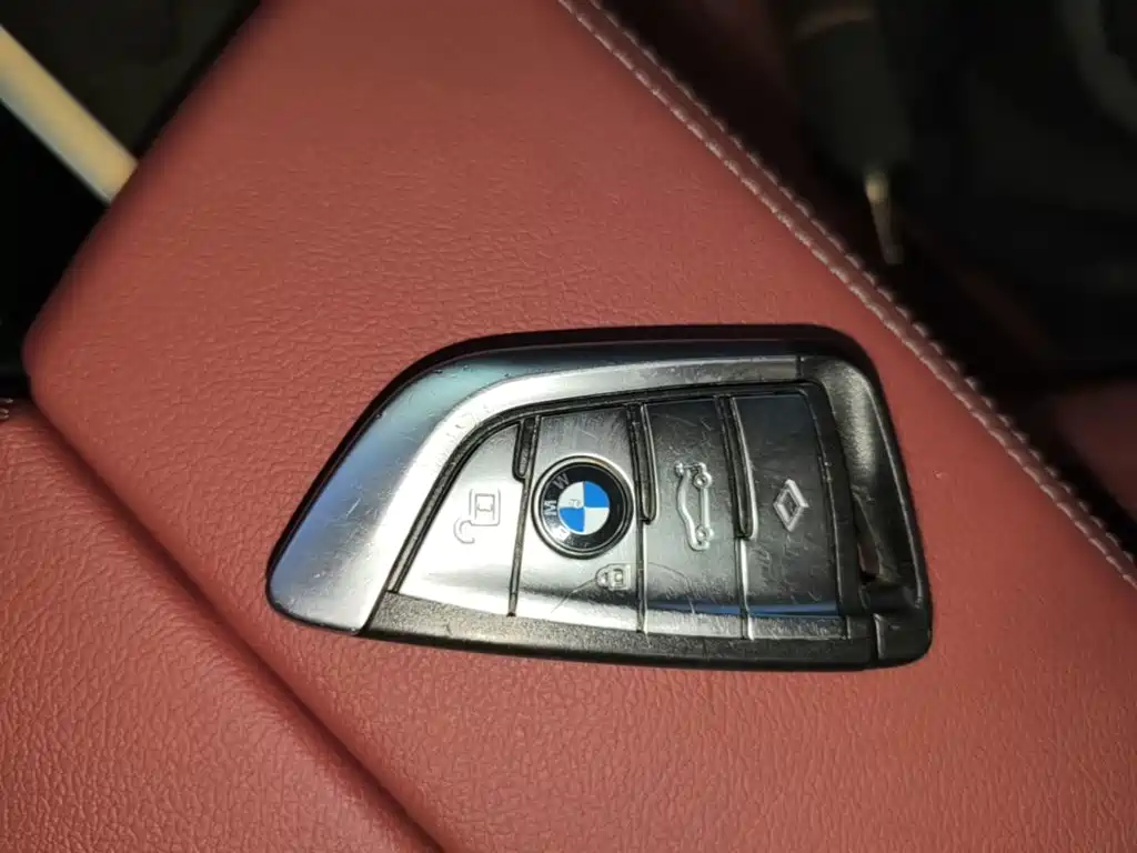 BMW 5 Series — миниатюра 9