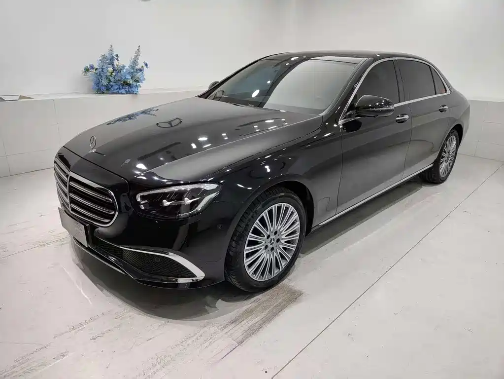 Mercedes-Benz E-Class 2022