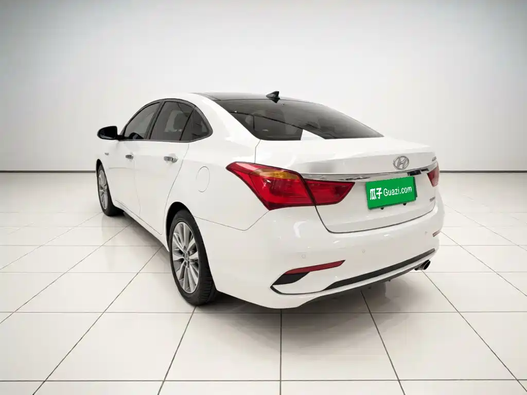 Hyundai Mistra — миниатюра 4