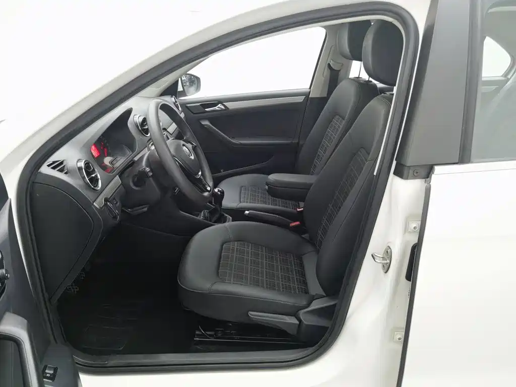 Volkswagen Jetta — миниатюра 10