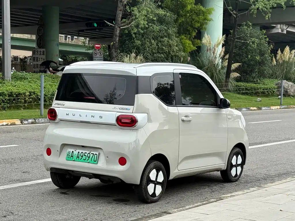 Wuling MINIEV — миниатюра 8