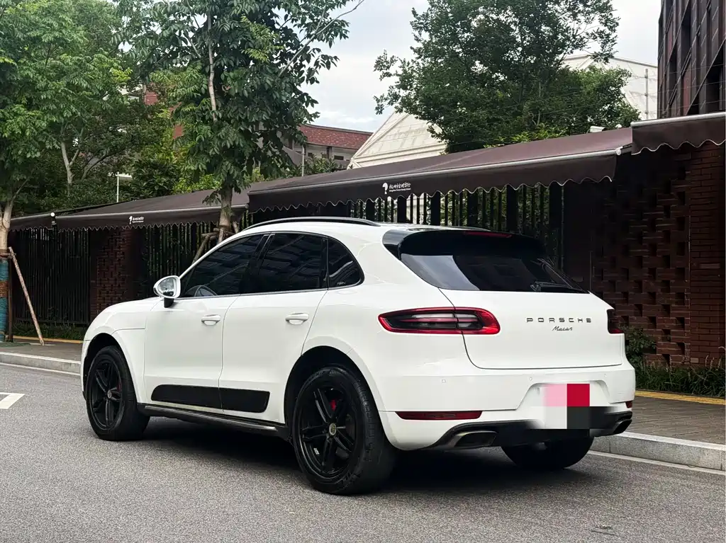 Porsche Macan — миниатюра 3