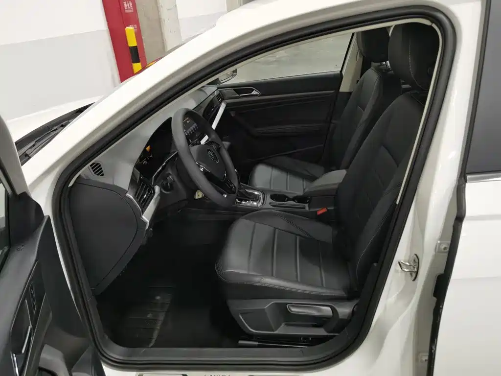 Volkswagen Lavida — миниатюра 10
