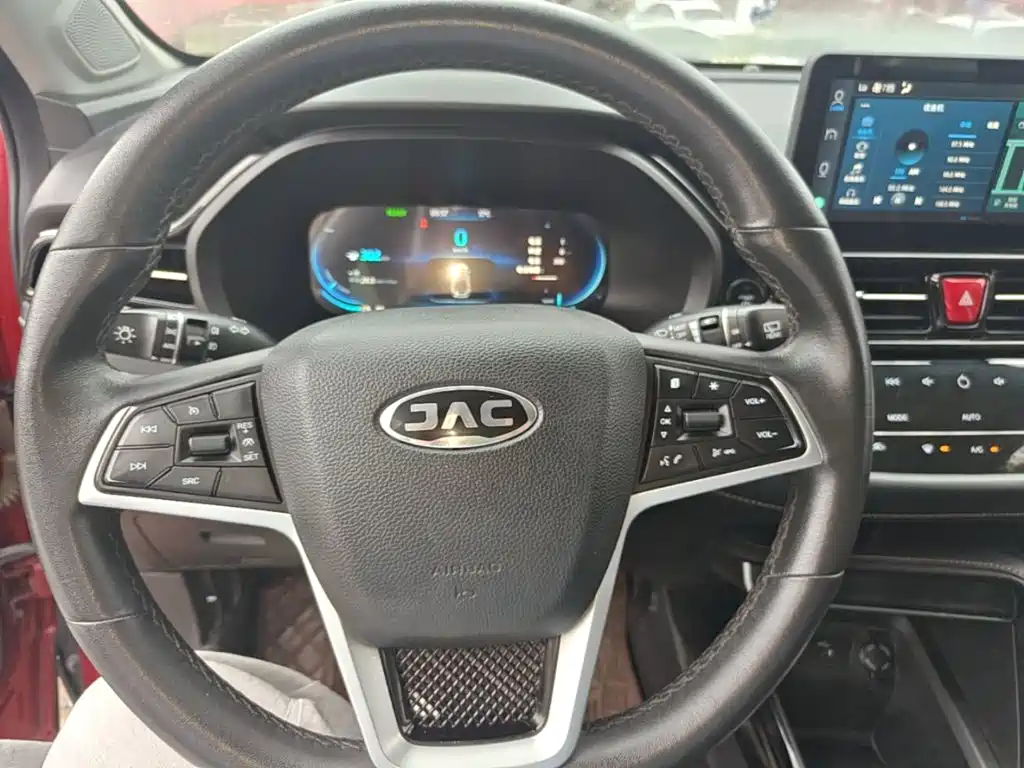 JAC JAC iEVS4 — миниатюра 11