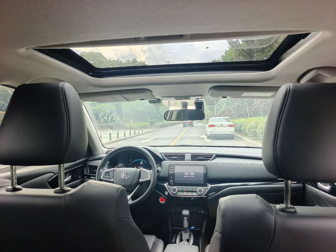 Honda Crider 1.0 л 2023 г. Белый, пробег 40000 км