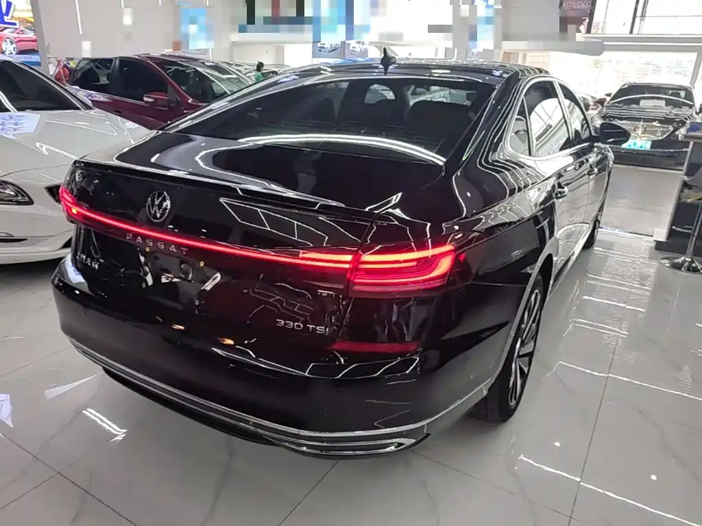Volkswagen Passat 2022 330TSI Luxury