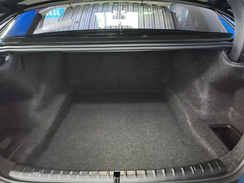 BMW 5 Series — миниатюра 19