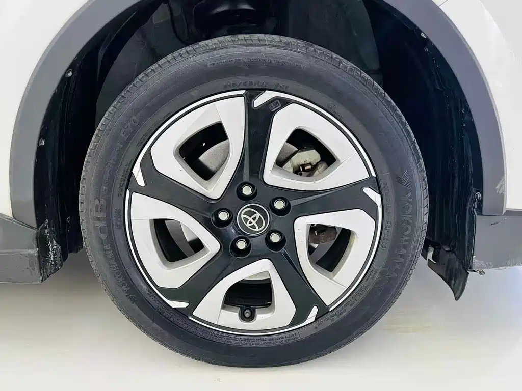 Toyota C-HR EV — миниатюра 15