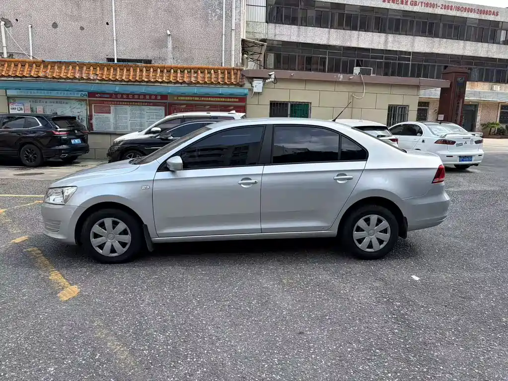 Volkswagen Santana — миниатюра 8