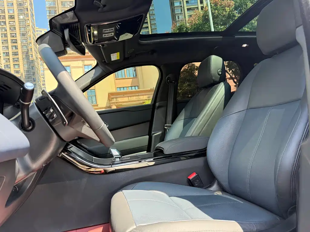 Land Rover Velar — миниатюра 9
