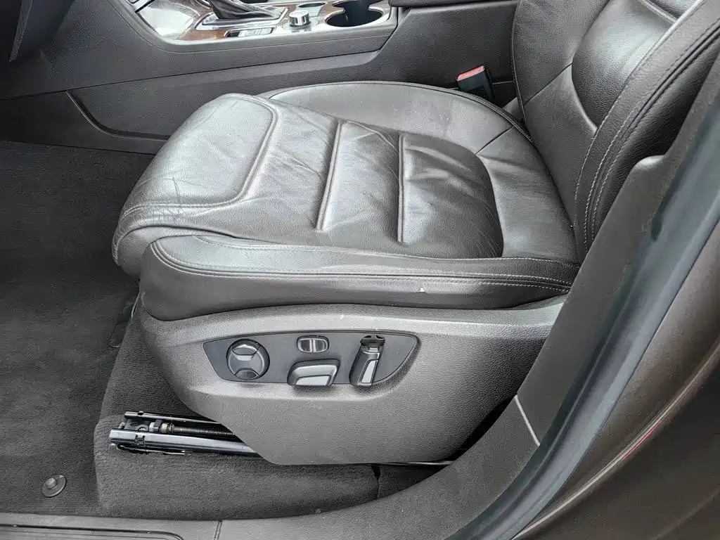 Volkswagen Touareg — миниатюра 20