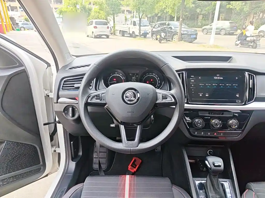 Skoda Kamiq — миниатюра 11