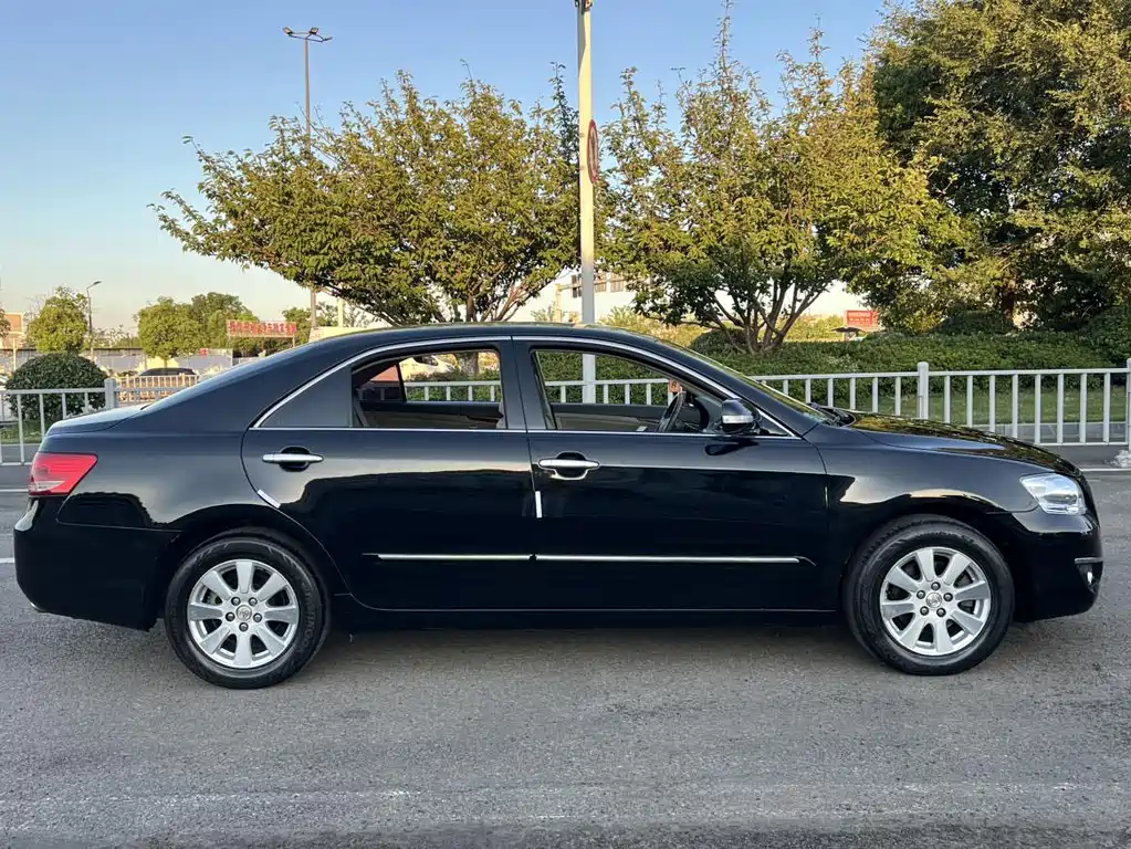 Toyota Camry — миниатюра 13