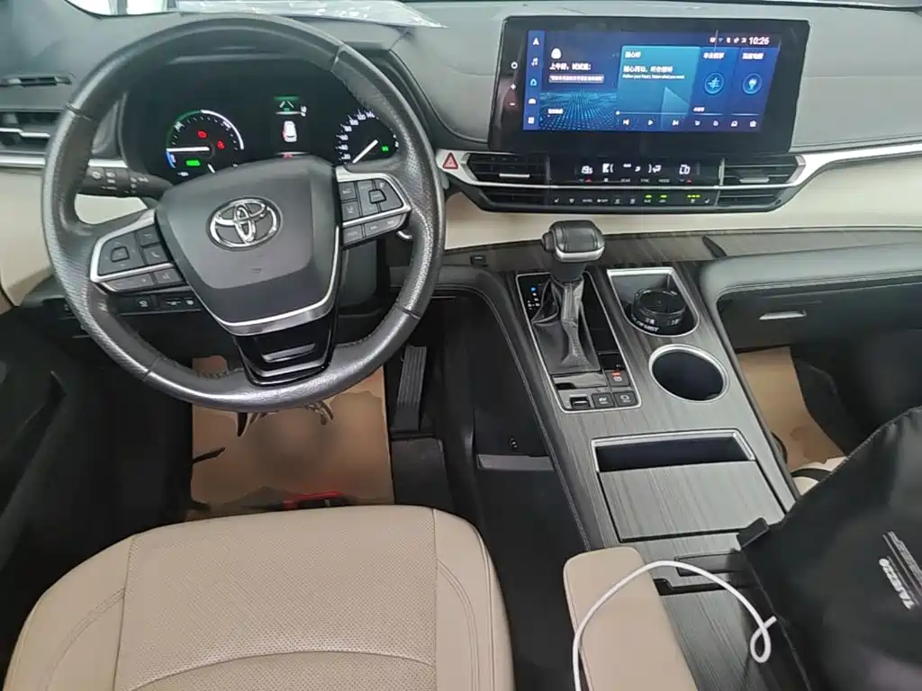 Toyota Sienna — миниатюра 10