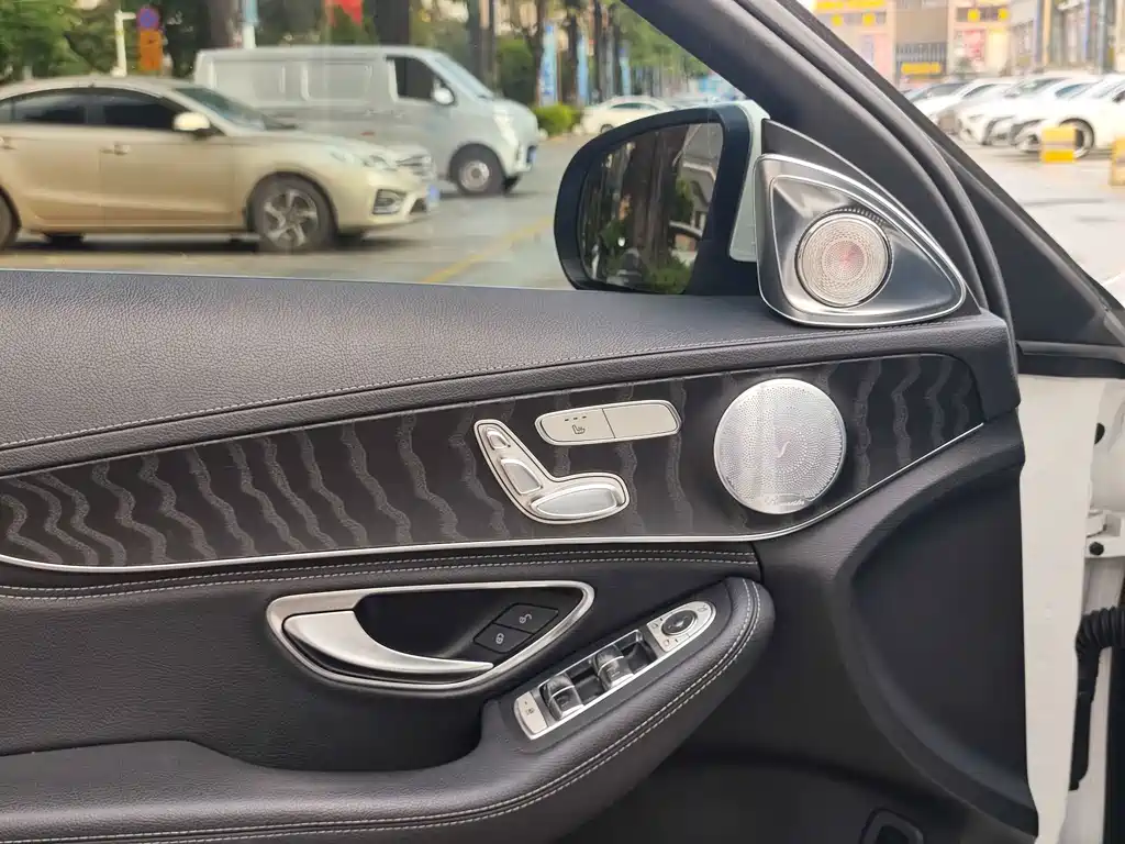 Mercedes-Benz C-Class — миниатюра 14