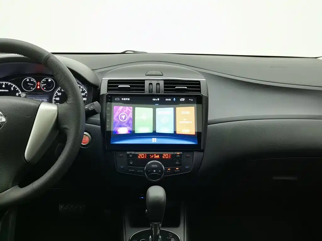 Nissan Tiida — миниатюра 12