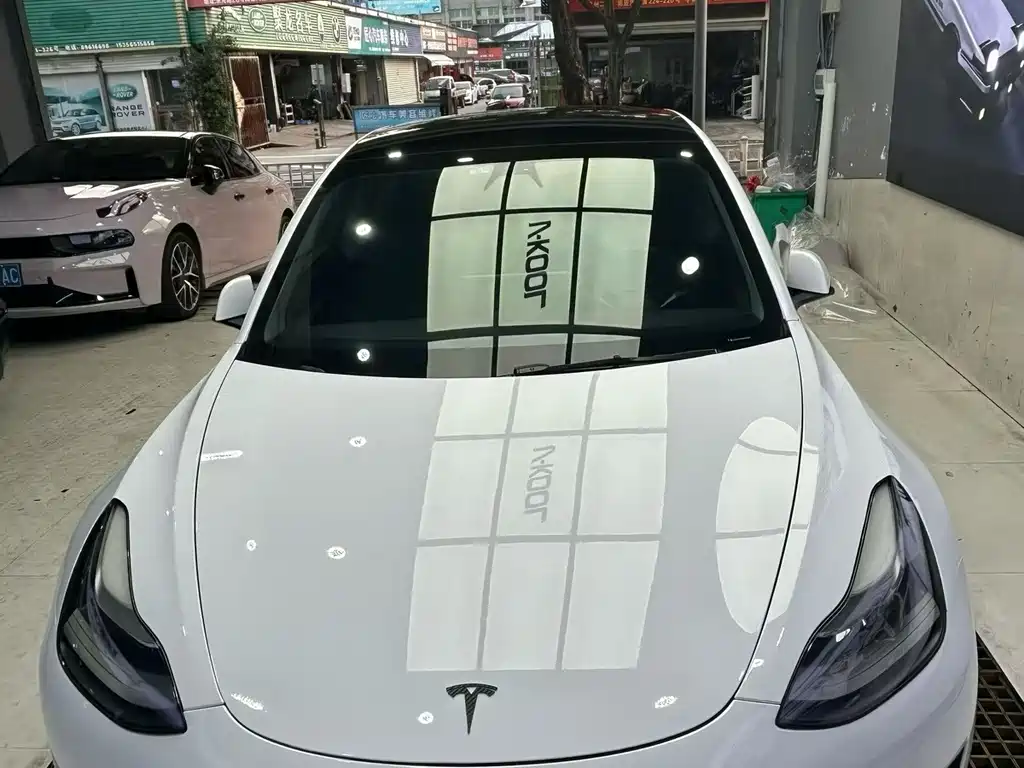 Tesla Model 3 — миниатюра 2